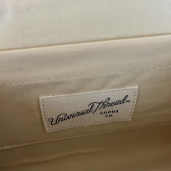 Universal Thread Wallet - Picture 3 of 3